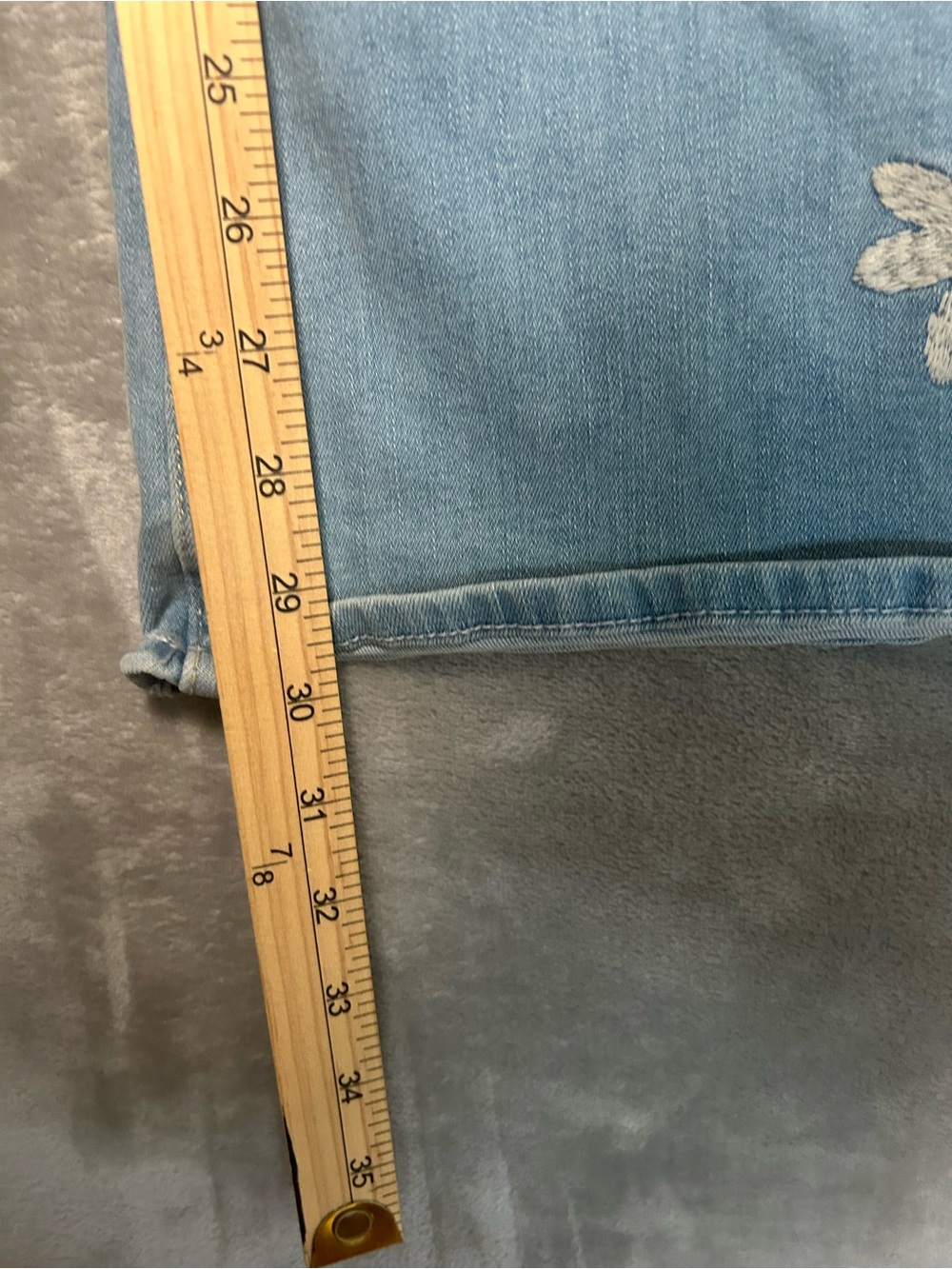Hollister High Rise Flare Jeans Women’s 19R 34x32 Light Wash Embroidered - Picture 9 of 10